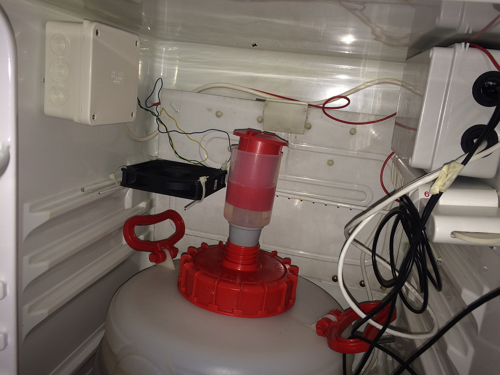 Small fridge built into a fermentation chamber fridgebuild BrewPi